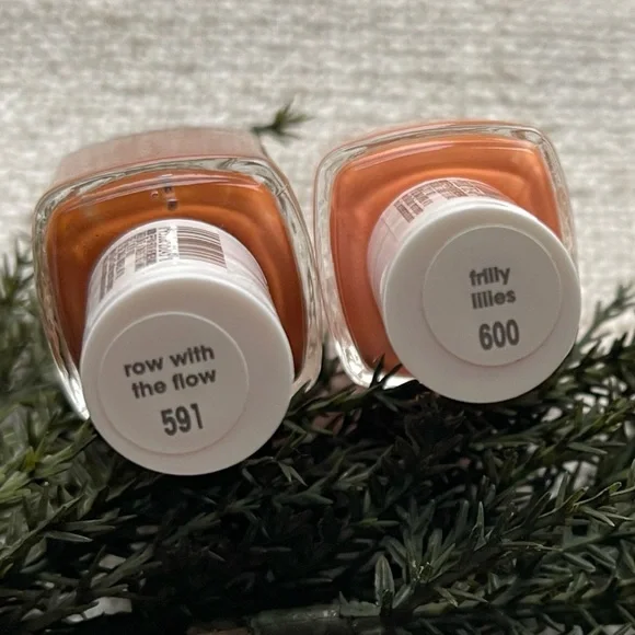 Essie Nail Polish Bundle - Picture 5 of 6